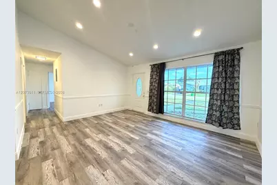 11641 NW 42nd St, Sunrise, FL 33323 - Photo 2