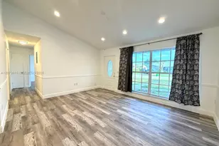 11641 NW 42nd St, Sunrise, FL 33323 - Photo 2