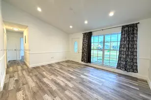 11641 NW 42nd St, Sunrise, FL 33323 - Photo 2