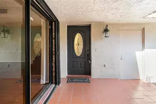 11112 N Harmony Lake Cir, Davie, FL 33324 - Photo 4