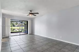 11112 N Harmony Lake Cir, Davie, FL 33324 - Photo 10