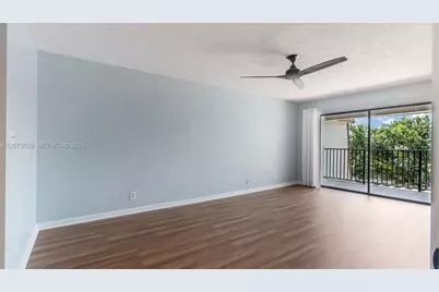 11112 N Harmony Lake Cir, Davie, FL 33324 - Photo 26