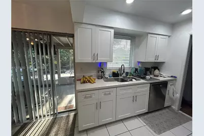 571 SW 29th Ter, Fort Lauderdale, FL 33312 - Photo 10