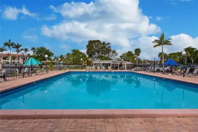 2000 Atlantic Shores Blvd #107, Hallandale Beach, FL 33009 - Photo 12