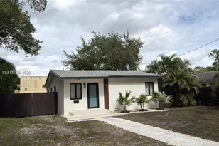 1621 SW 11th Ct, Fort Lauderdale, FL 33312 - Photo 2