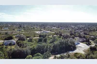 7502 Joan Ave N, Lehigh Acres, FL 33971 - Photo 4