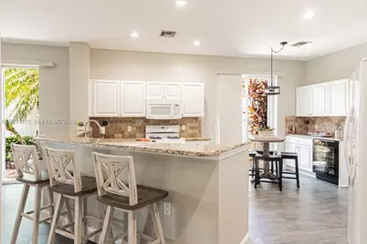 10545 Avila Cir, Fort Myers, FL 33913 - Photo 10