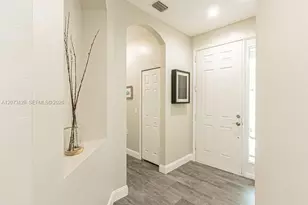 10545 Avila Cir, Fort Myers, FL 33913 - Photo 6
