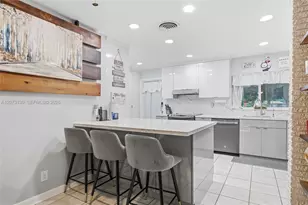 341 SW 54th Ave, Plantation, FL 33317 - Photo 14
