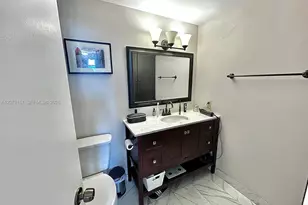 3800 Hillcrest Dr, Hollywood, FL 33021 - Photo 14