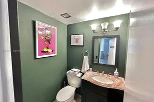 3800 Hillcrest Dr, Hollywood, FL 33021 - Photo 8