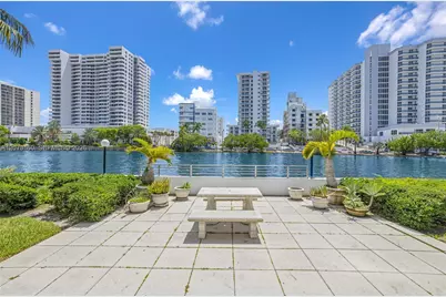 2445 Lake Pancoast Dr #4, Miami Beach, FL 33140 - Photo 2