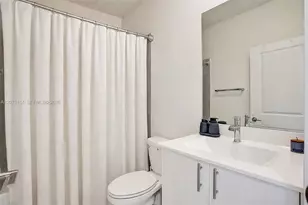 8001 NW 41st St, Doral, FL 33166 - Photo 14