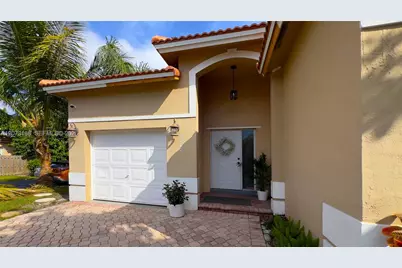 9000 SW 215th Ter, Cutler Bay, FL 33189 - Photo 4