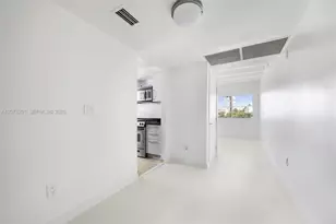 3915 N Meridian Ave, Miami Beach, FL 33140 - Photo 22