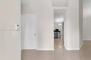 1090 SW 156th Ave, Pembroke Pines, FL 33027 - Photo 6
