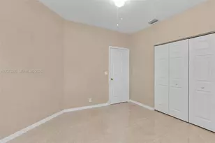 1090 SW 156th Ave, Pembroke Pines, FL 33027 - Photo 22