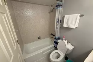 800 NE 195th St, Miami, FL 33179 - Photo 14