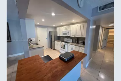 800 NE 195th St #211, Miami, FL 33179 - Photo 1