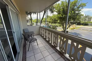 800 NE 195th St, Miami, FL 33179 - Photo 30