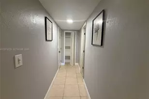 800 NE 195th St, Miami, FL 33179 - Photo 16
