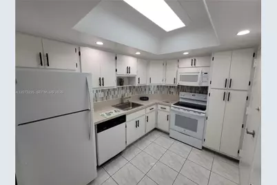 300 Bayview Dr #603, Sunny Isles Beach, FL 33160 - Photo 4