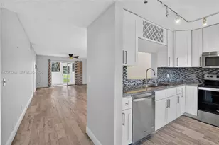 900 SW 125th Way, Pembroke Pines, FL 33027 - Photo 10