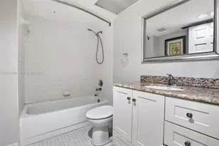 900 SW 125th Way, Pembroke Pines, FL 33027 - Photo 32