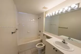 8060 N Nob Hill Rd, Tamarac, FL 33321 - Photo 6