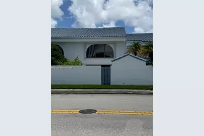10225 SW 89th St, Miami, FL 33176 - Photo 2