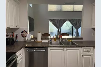 10225 SW 89th St, Miami, FL 33176 - Photo 10