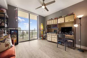79 SW 12th St, Miami, FL 33130 - Photo 12