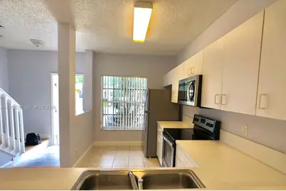 12218 SW 8th Ct, Pembroke Pines, FL 33025 - Photo 12