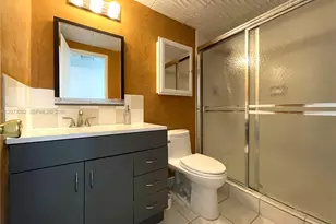 5001 Collins Ave, Miami Beach, FL 33140 - Photo 18