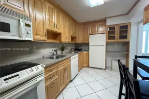 5001 Collins Ave, Miami Beach, FL 33140 - Photo 12