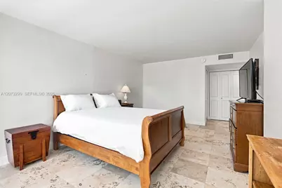 1901 Brickell Ave #B1411, Miami, FL 33129 - Photo 8