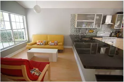 882 Garnet Cir #882, Weston, FL 33326 - Photo 2