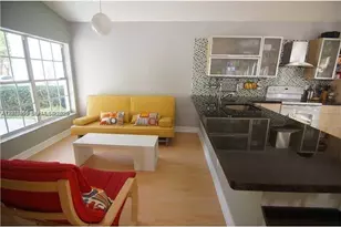 882 Garnet Cir, Weston, FL 33326 - Photo 2