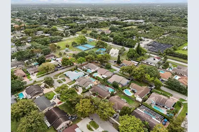 5009 SW 104th Ave, Cooper City, FL 33328 - Photo 2