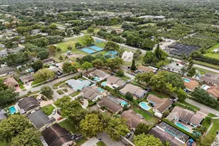 5009 SW 104th Ave, Cooper City, FL 33328 - Photo 2