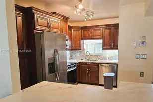 8911 S Hollybrook Blvd, Pembroke Pines, FL 33025 - Photo 14