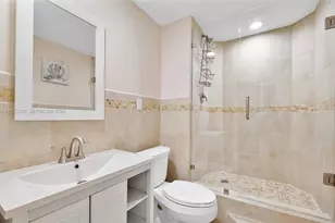 3215 NE 184th St, Aventura, FL 33160 - Photo 12