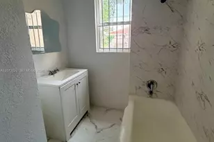 786 NW 75th St, Miami, FL 33150 - Photo 6
