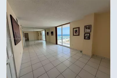 2457 Collins Ave #1405, Miami Beach, FL 33140 - Photo 4