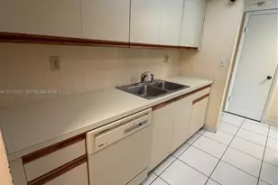 2457 Collins Ave, Miami Beach, FL 33140 - Photo 12