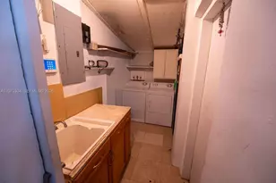 11600 NE 6th Ave, Biscayne Park, FL 33161 - Photo 20