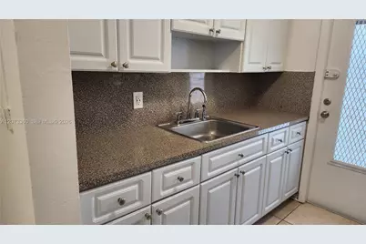 1231 Pennsylvania Ave #10, Miami Beach, FL 33139 - Photo 2