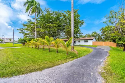 535 N Biscayne River Dr, Miami, FL 33169 - Photo 4