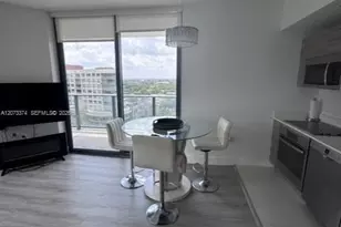 121 NE 34th St, Miami, FL 33137 - Photo 10