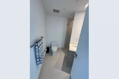 121 NE 34th St #1001, Miami, FL 33137 - Photo 12